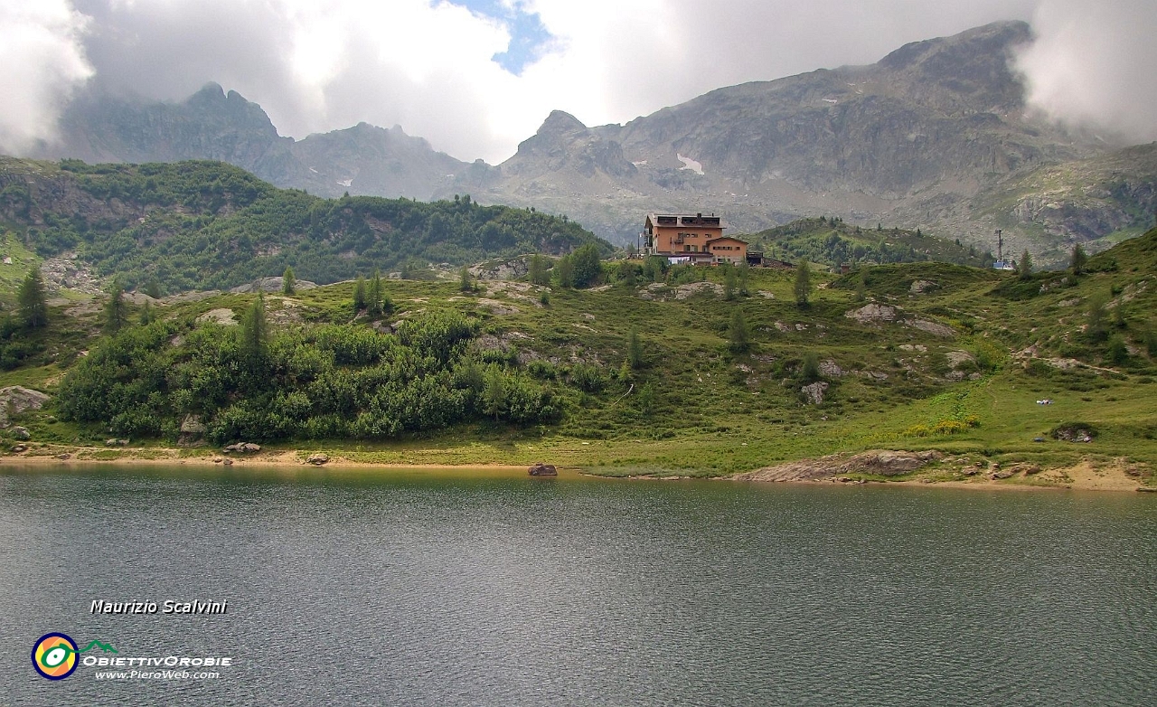 51 Ecco il Rifugio Calvi....JPG